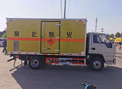 任县爆破器材运输车技术升级与安全合规新趋势